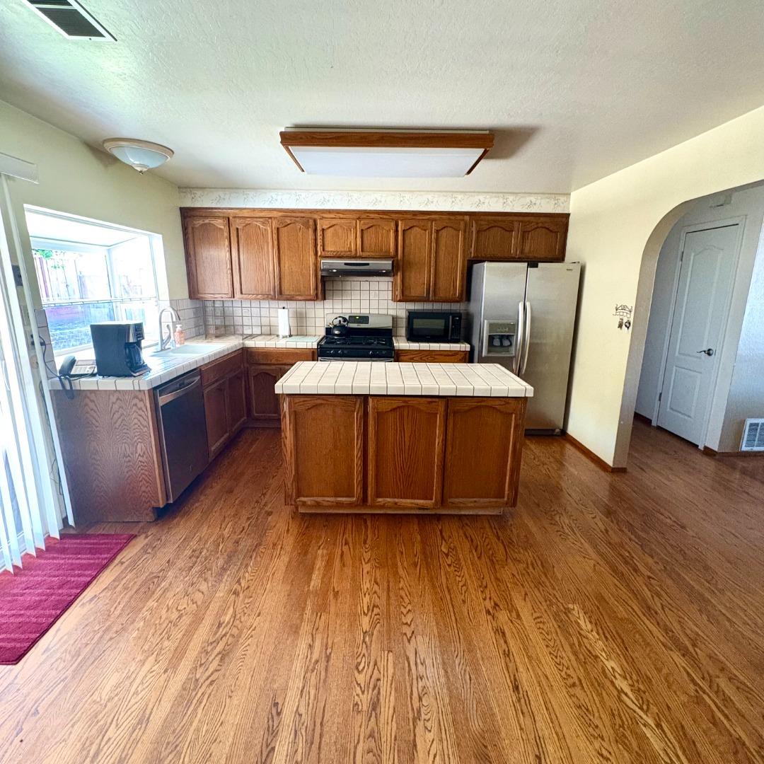 Detail Gallery Image 3 of 4 For 3326 San Rivas Dr, San Jose,  CA 95148 - 4 Beds | 2 Baths