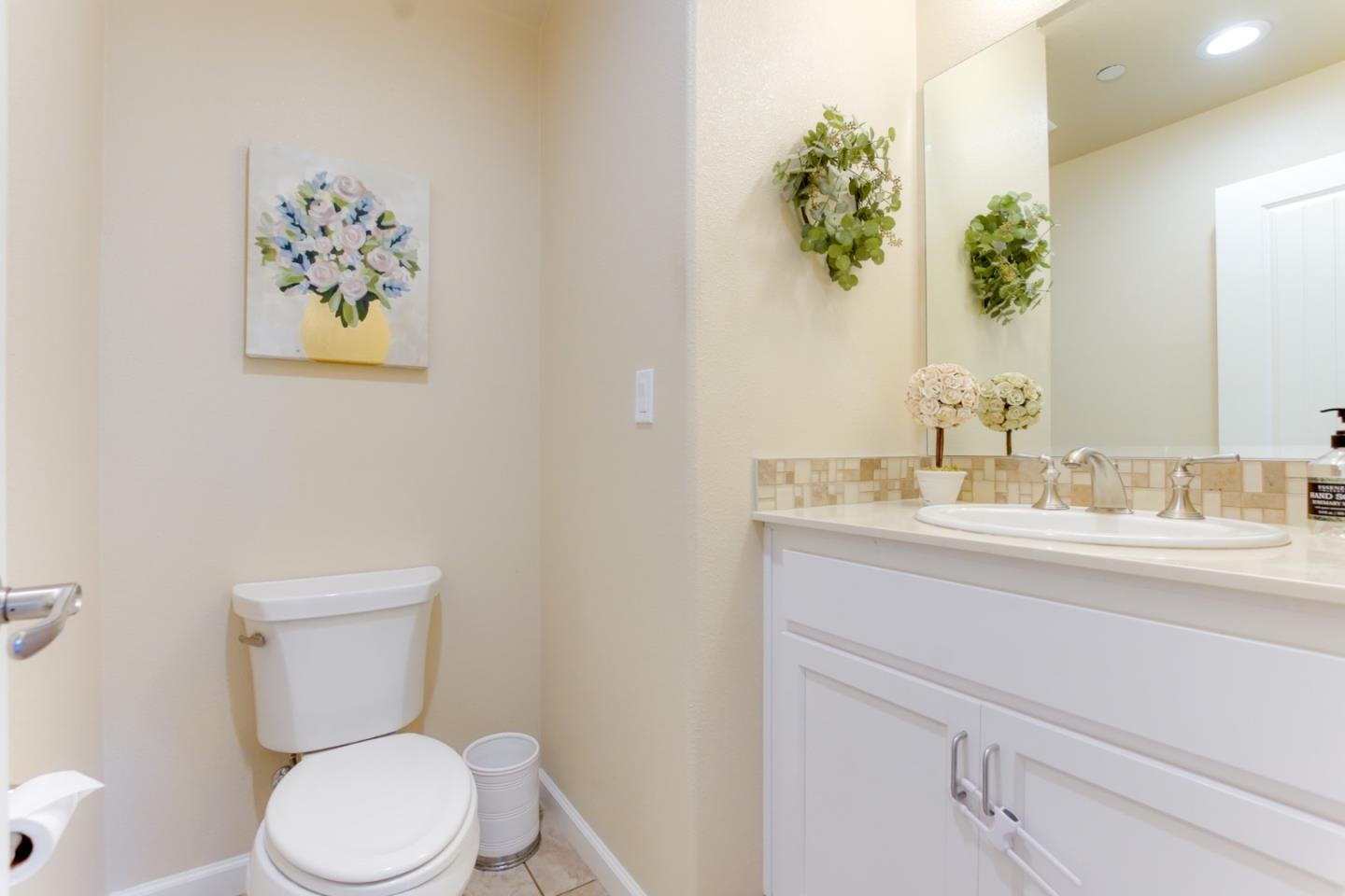 Detail Gallery Image 12 of 36 For 1600 Panorama Dr, Hollister,  CA 95023 - 4 Beds | 2/1 Baths