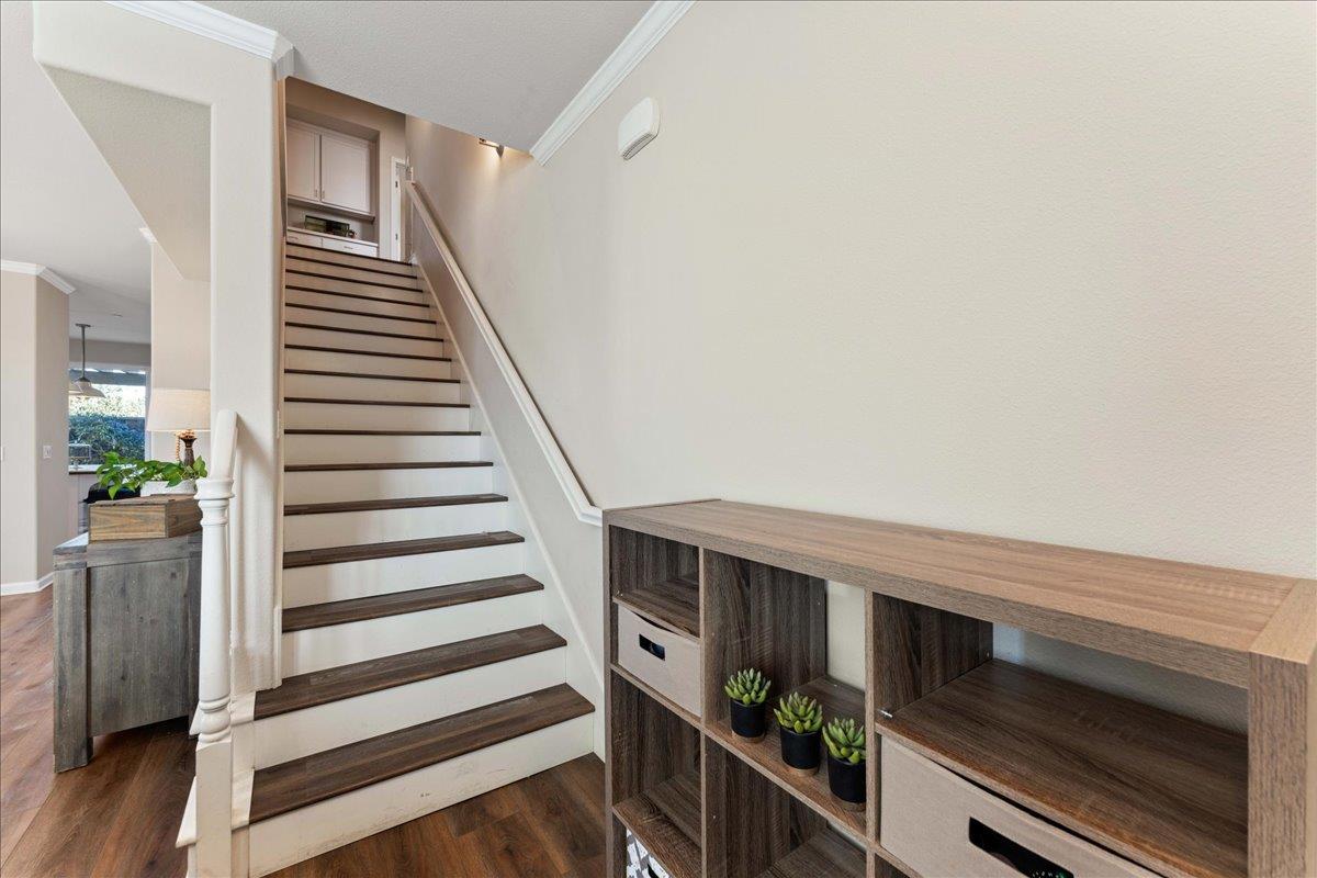 Detail Gallery Image 13 of 36 For 1600 Panorama Dr, Hollister,  CA 95023 - 4 Beds | 2/1 Baths
