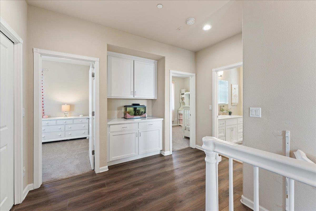 Detail Gallery Image 15 of 36 For 1600 Panorama Dr, Hollister,  CA 95023 - 4 Beds | 2/1 Baths