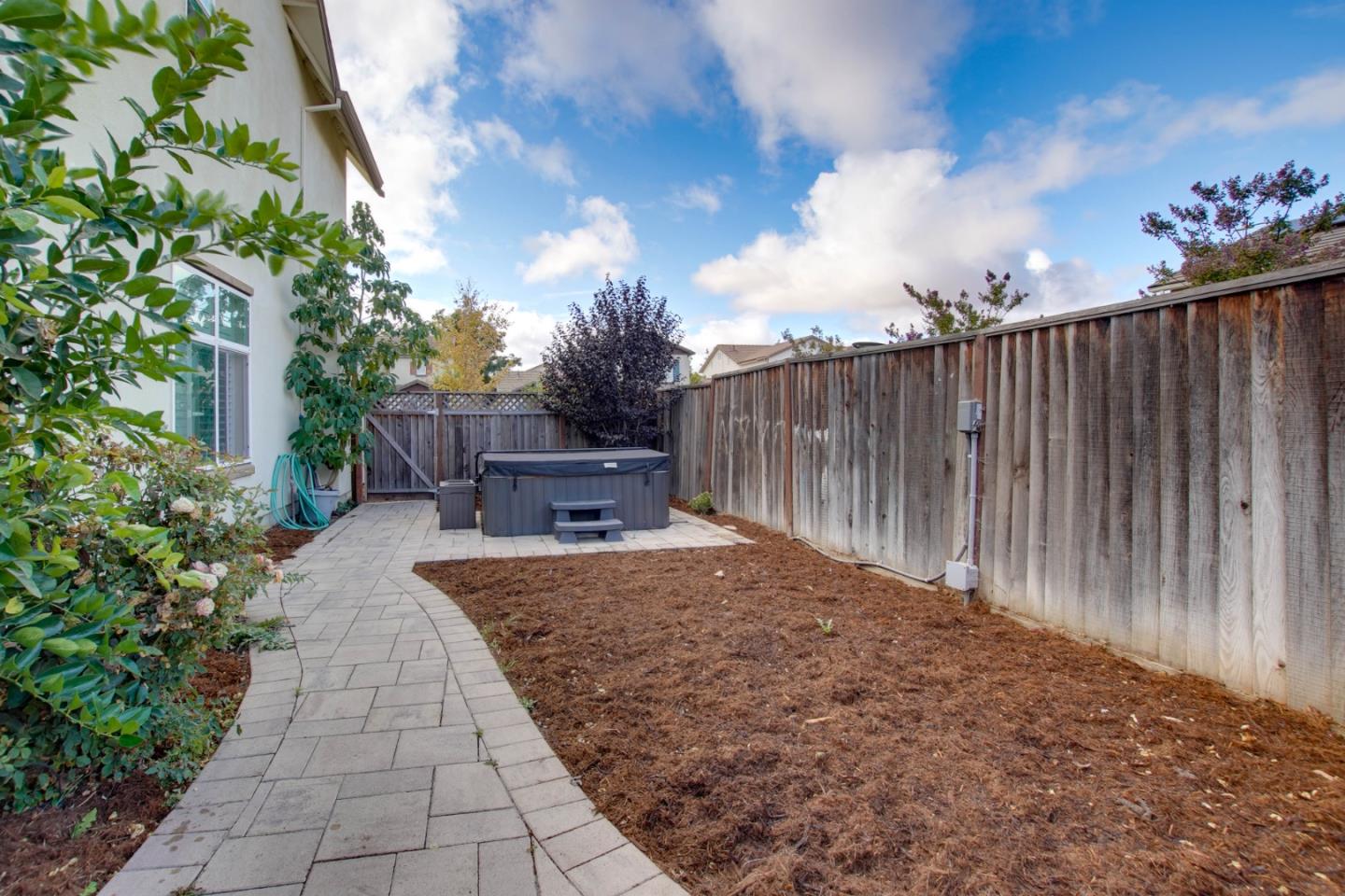 Detail Gallery Image 27 of 36 For 1600 Panorama Dr, Hollister,  CA 95023 - 4 Beds | 2/1 Baths