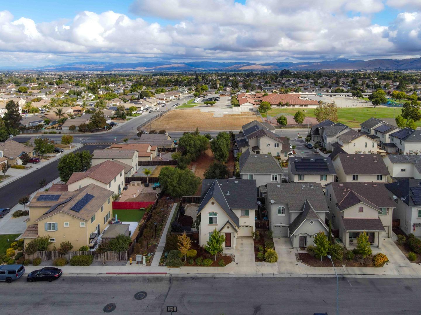 Detail Gallery Image 35 of 36 For 1600 Panorama Dr, Hollister,  CA 95023 - 4 Beds | 2/1 Baths