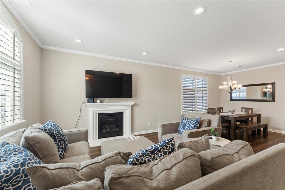 Detail Gallery Image 4 of 36 For 1600 Panorama Dr, Hollister,  CA 95023 - 4 Beds | 2/1 Baths