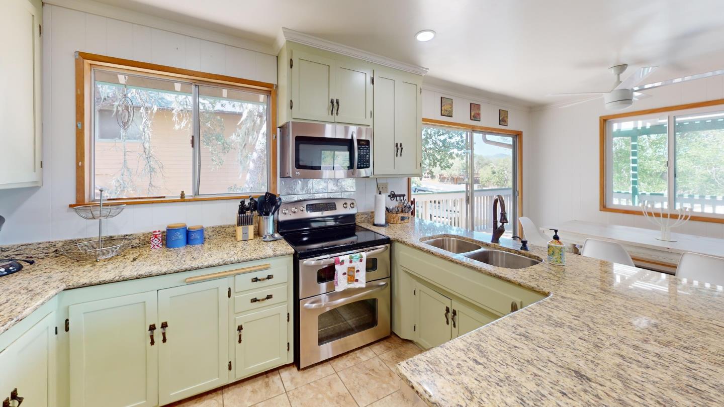 Detail Gallery Image 11 of 52 For 2334 Lakeview Dr, Bradley_SLP,  CA 93426 - 4 Beds | 2/1 Baths
