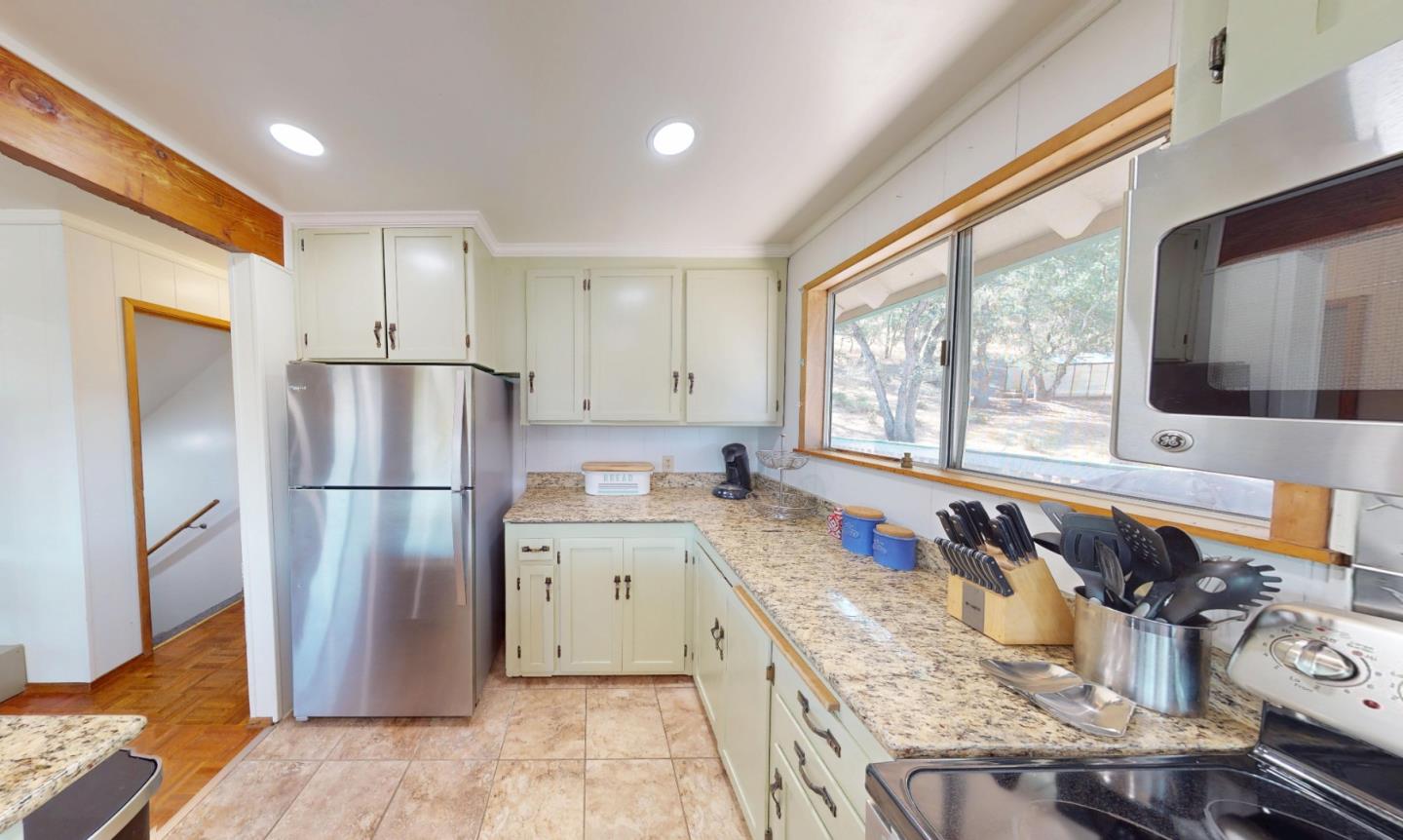 Detail Gallery Image 13 of 52 For 2334 Lakeview Dr, Bradley_SLP,  CA 93426 - 4 Beds | 2/1 Baths
