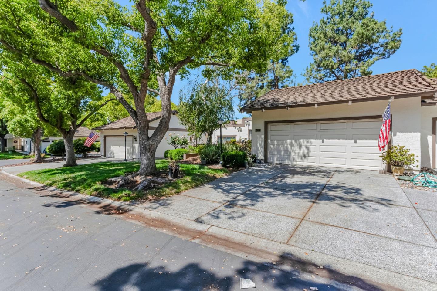 Detail Gallery Image 1 of 20 For 6202 Gerdts Dr, San Jose,  CA 95135 - 2 Beds | 2 Baths