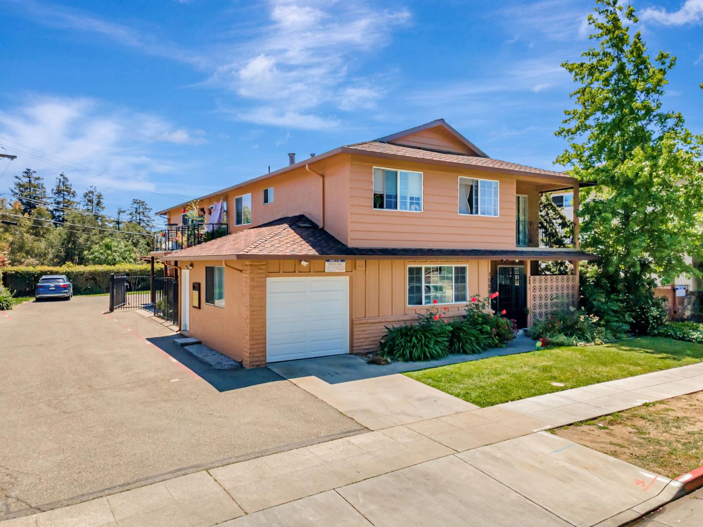 Detail Gallery Image 2 of 9 For 1566 Stokes St, San Jose,  CA 95126 - – Beds | – Baths