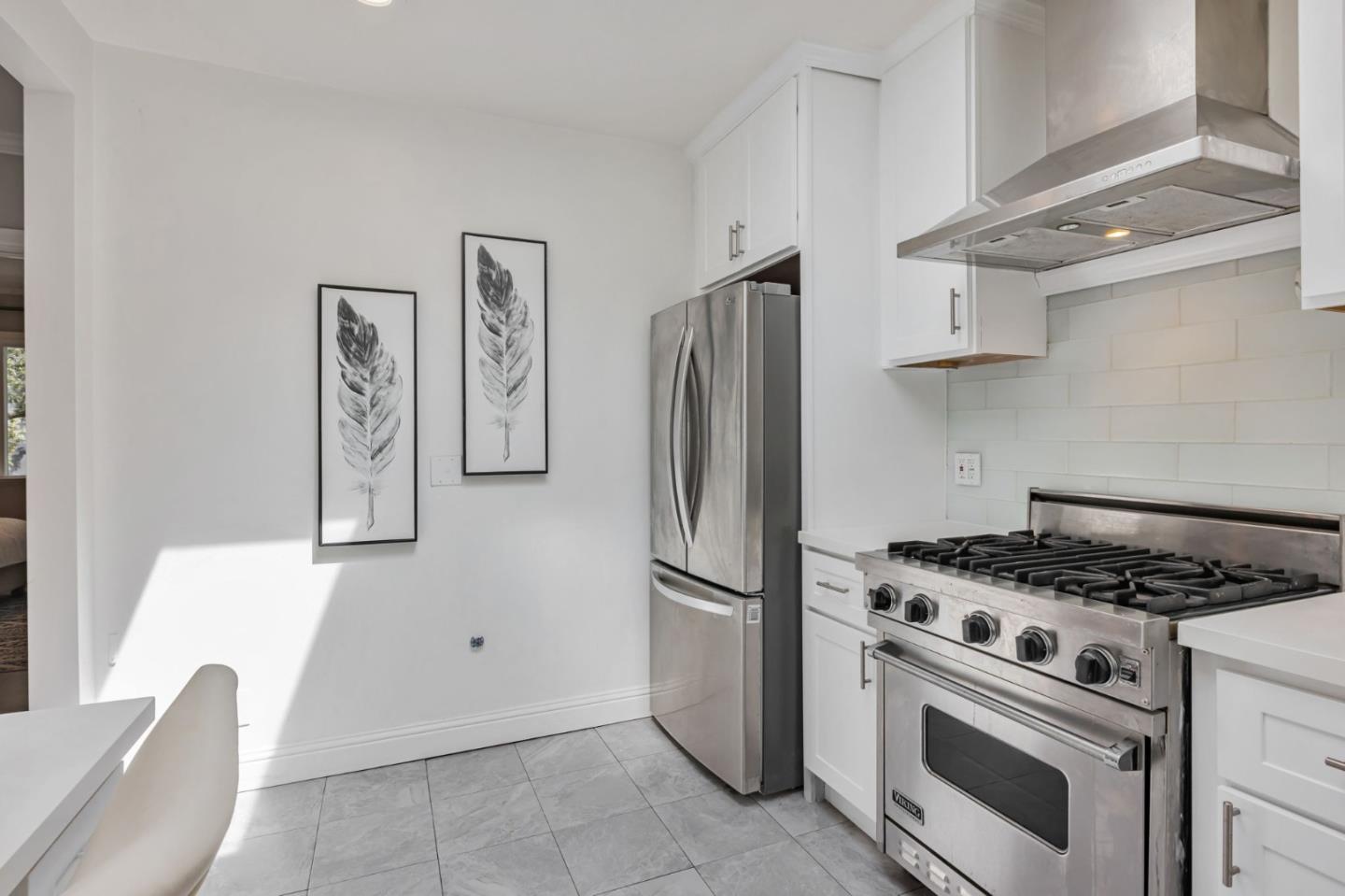Detail Gallery Image 13 of 36 For 2328 Le Conte Ave, Berkeley,  CA 94709 - 3 Beds | 2 Baths