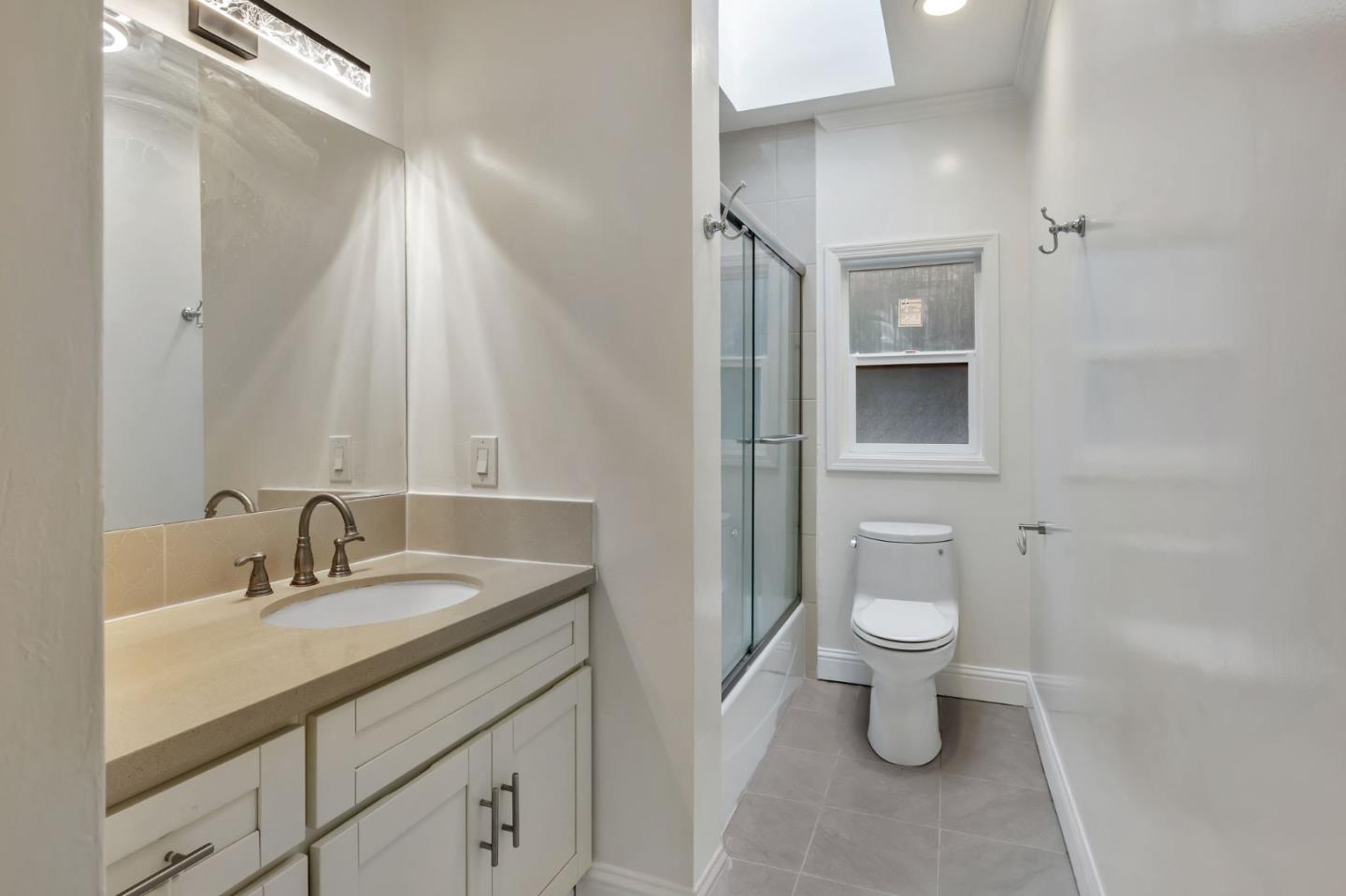 Detail Gallery Image 31 of 36 For 2328 Le Conte Ave, Berkeley,  CA 94709 - 3 Beds | 2 Baths