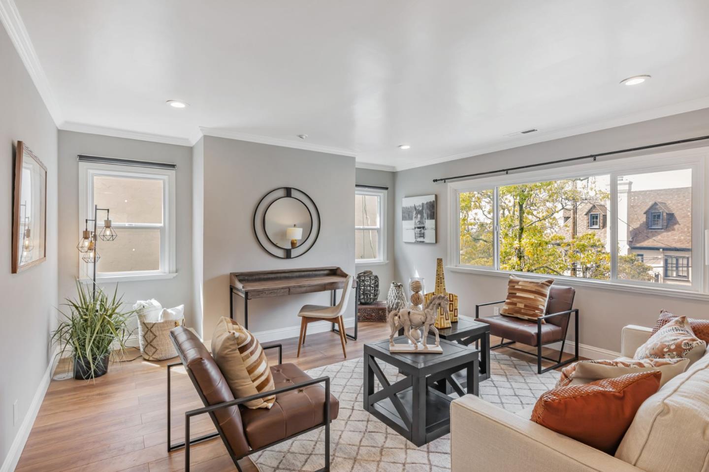 Detail Gallery Image 5 of 36 For 2328 Le Conte Ave, Berkeley,  CA 94709 - 3 Beds | 2 Baths