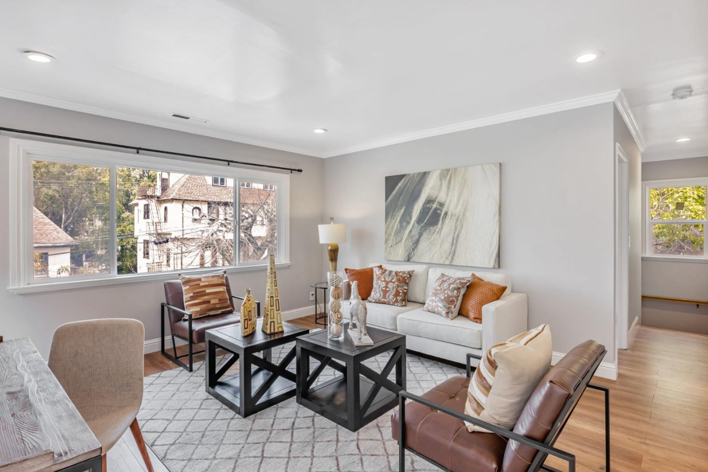 Detail Gallery Image 7 of 36 For 2328 Le Conte Ave, Berkeley,  CA 94709 - 3 Beds | 2 Baths