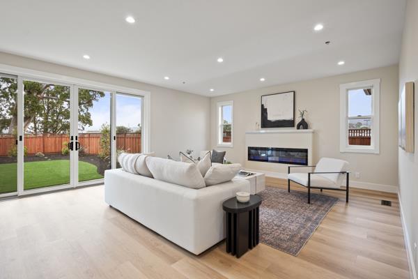 Detail Gallery Image 15 of 37 For 575 Seymour St, Half Moon Bay,  CA 94019 - 4 Beds | 2/1 Baths