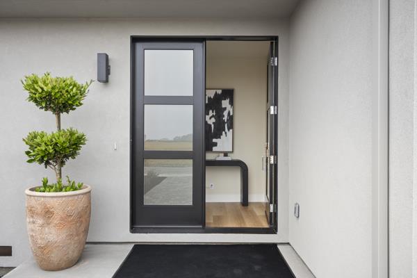 Detail Gallery Image 3 of 37 For 575 Seymour St, Half Moon Bay,  CA 94019 - 4 Beds | 2/1 Baths