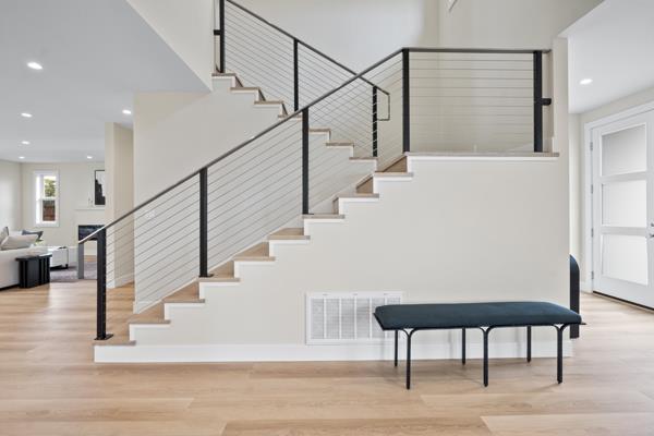 Detail Gallery Image 5 of 37 For 575 Seymour St, Half Moon Bay,  CA 94019 - 4 Beds | 2/1 Baths