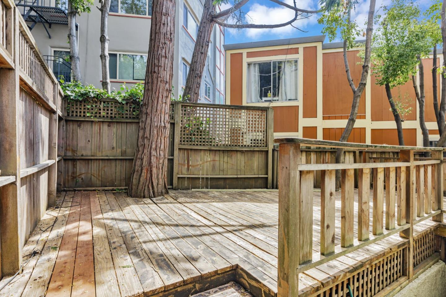 Detail Gallery Image 11 of 12 For 2326 Le Conte Ave #1,  Berkeley,  CA 94709 - 3 Beds | 2 Baths