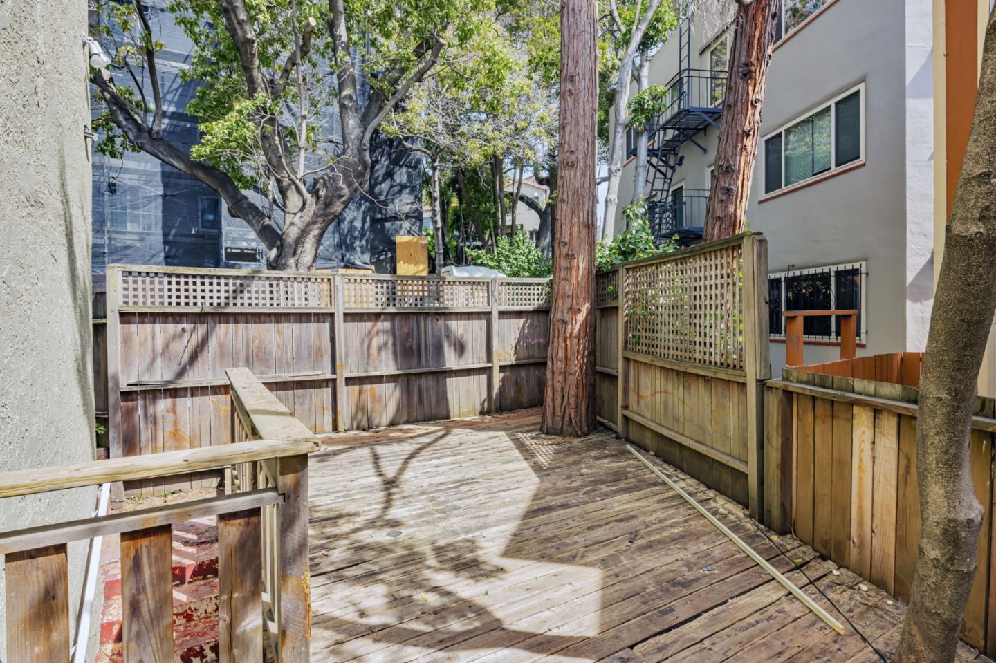 Detail Gallery Image 12 of 12 For 2326 Le Conte Ave #1,  Berkeley,  CA 94709 - 3 Beds | 2 Baths