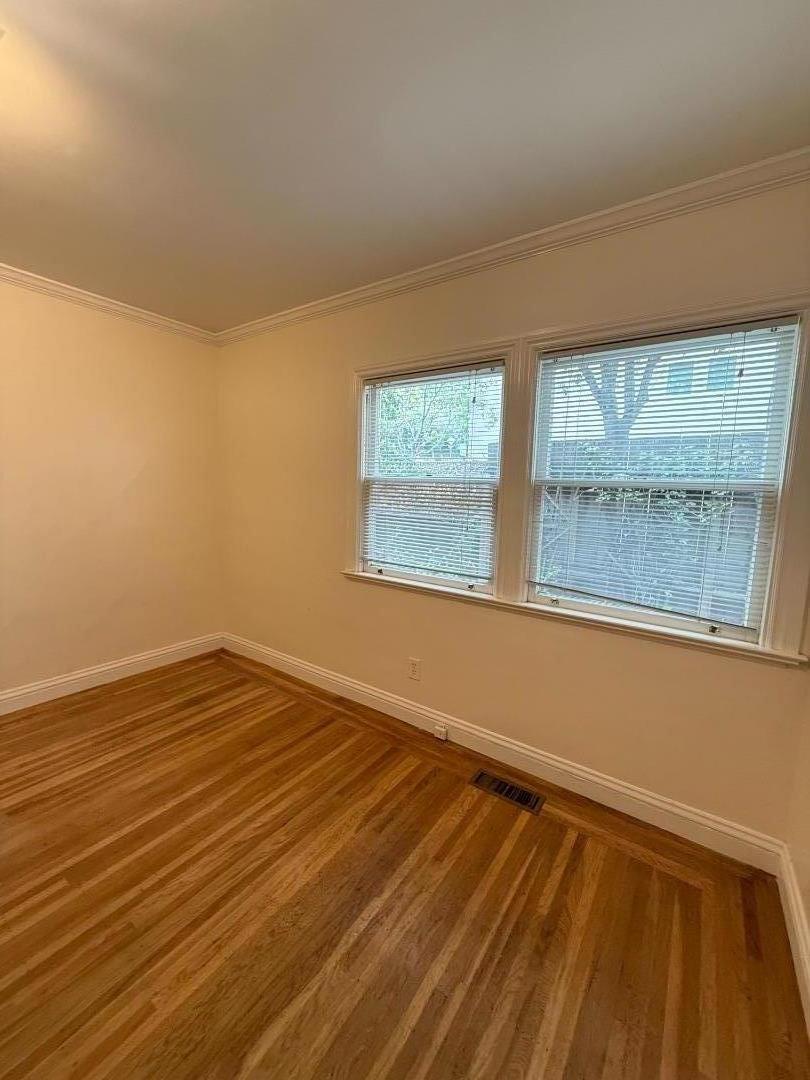 Detail Gallery Image 7 of 12 For 2326 Le Conte Ave #1,  Berkeley,  CA 94709 - 3 Beds | 2 Baths