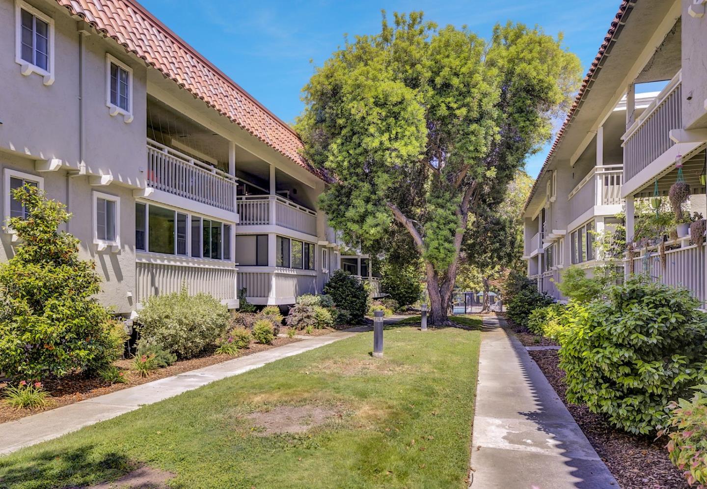 Detail Gallery Image 53 of 62 For 223 Kiely Blvd a,  Santa Clara,  CA 95051 - 2 Beds | 2 Baths