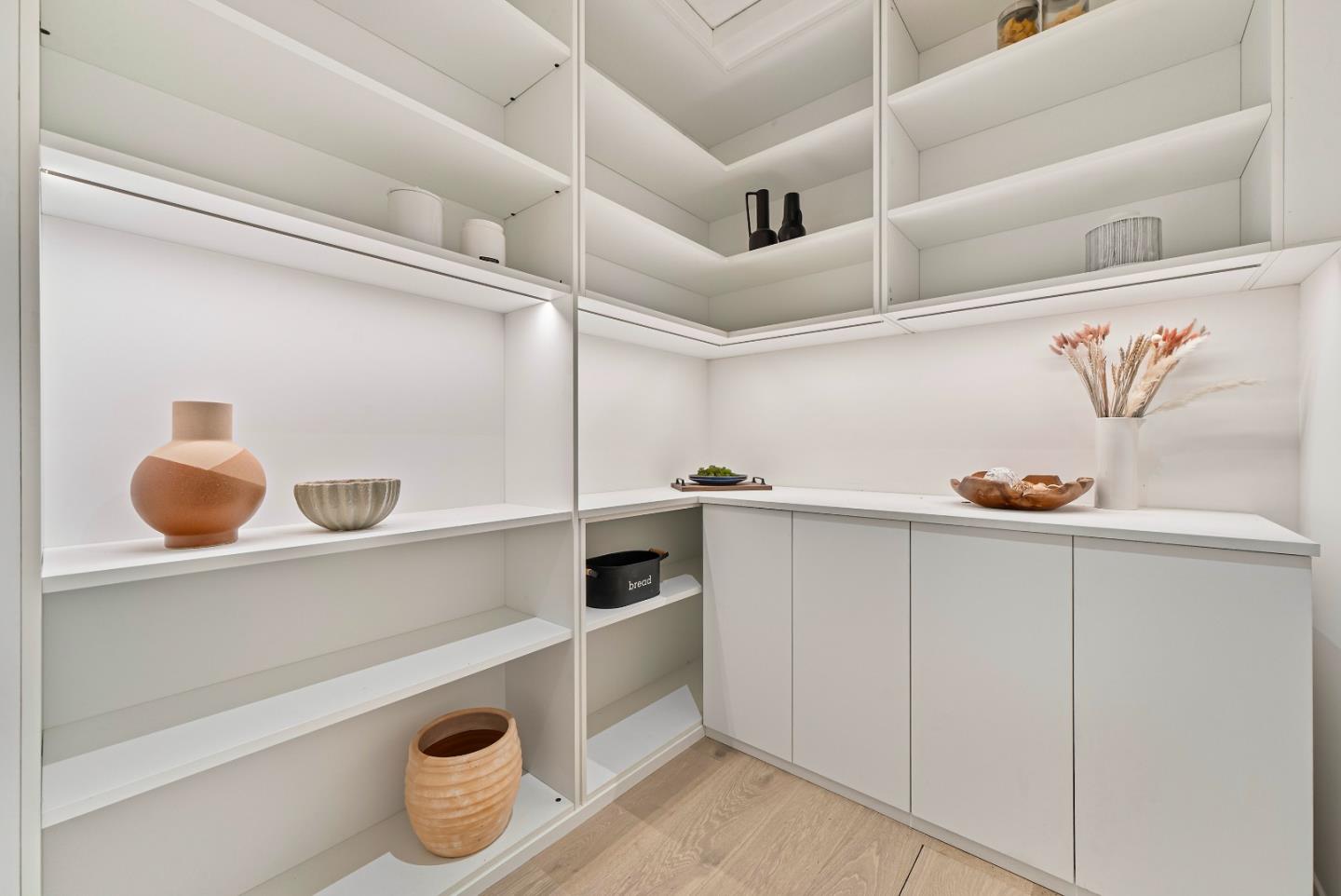 Detail Gallery Image 26 of 87 For 1068 Riverside Dr, Los Altos,  CA 94024 - 5 Beds | 5/1 Baths