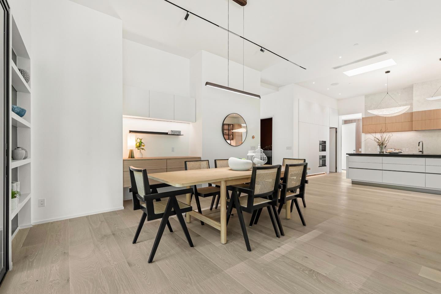 Detail Gallery Image 32 of 87 For 1068 Riverside Dr, Los Altos,  CA 94024 - 5 Beds | 5/1 Baths