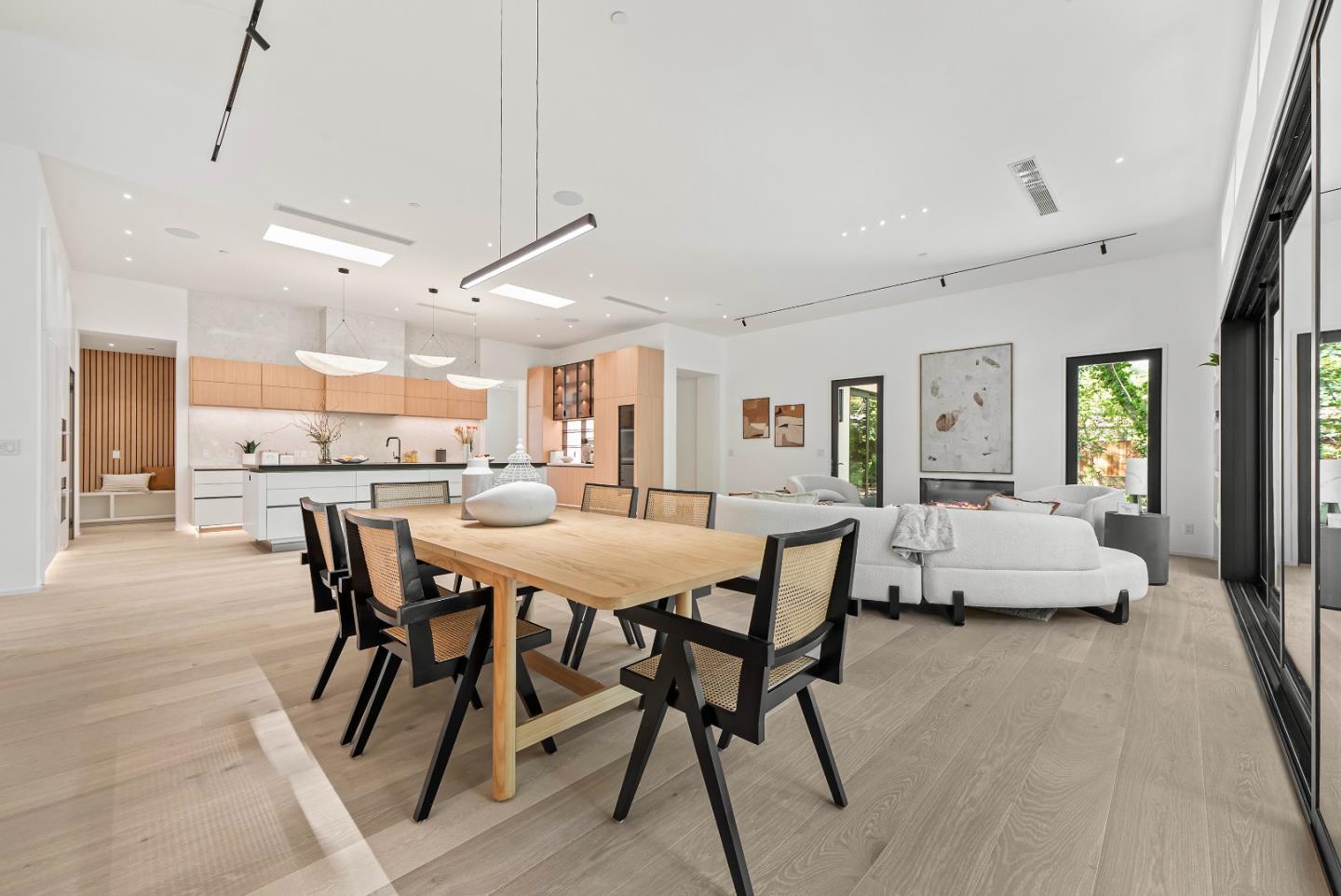 Detail Gallery Image 33 of 87 For 1068 Riverside Dr, Los Altos,  CA 94024 - 5 Beds | 5/1 Baths