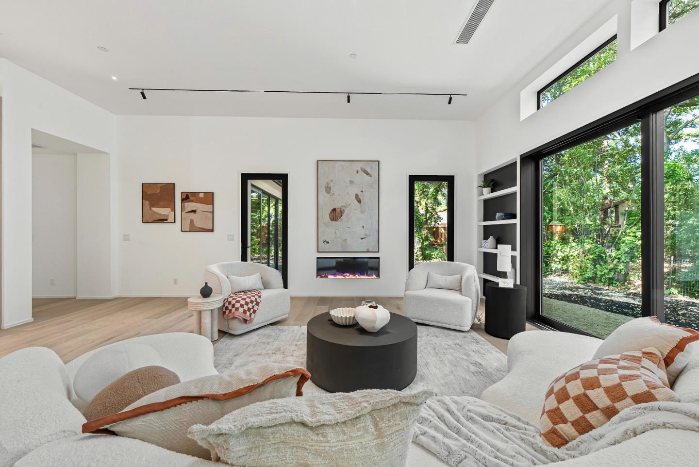 Detail Gallery Image 36 of 87 For 1068 Riverside Dr, Los Altos,  CA 94024 - 5 Beds | 5/1 Baths