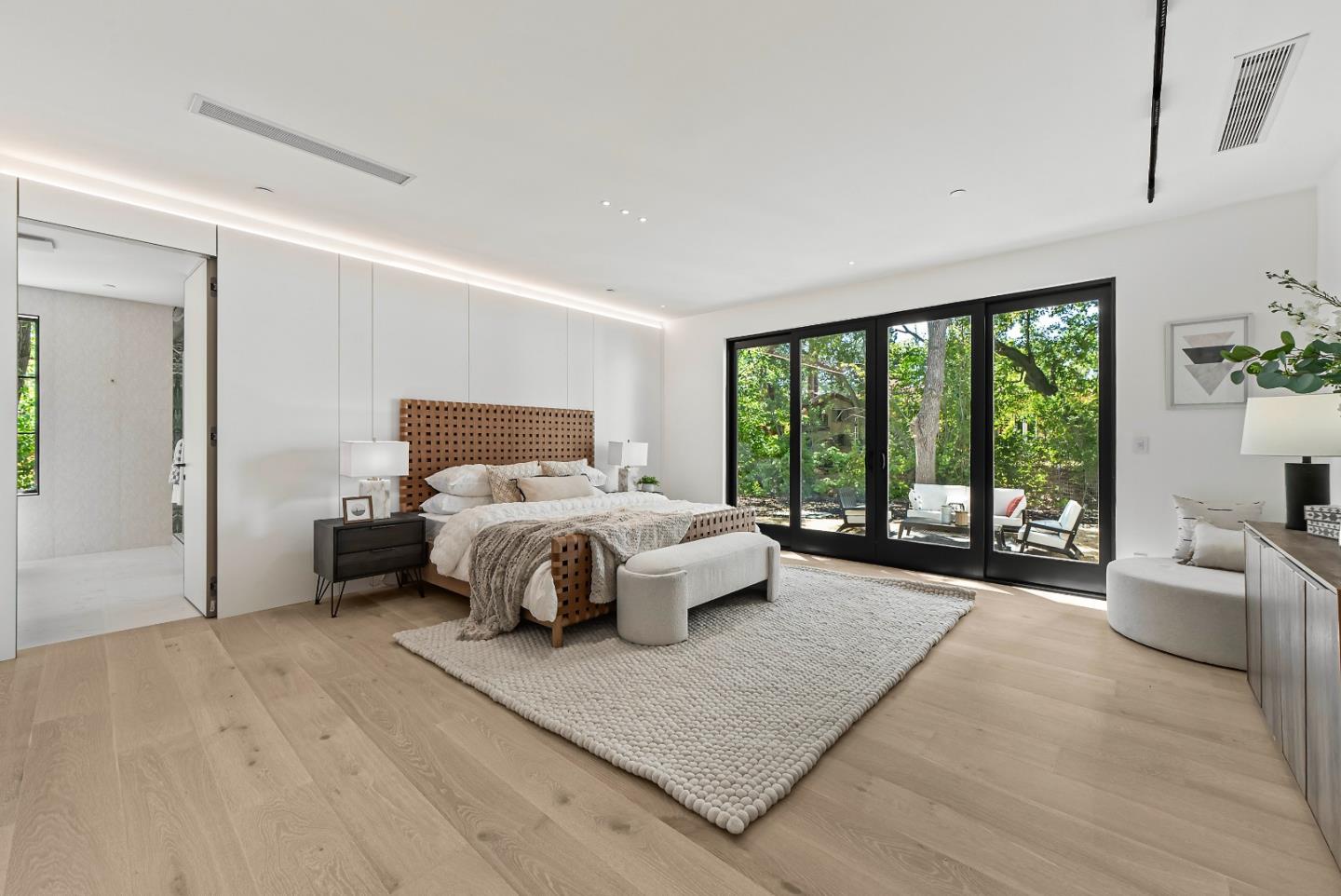 Detail Gallery Image 40 of 87 For 1068 Riverside Dr, Los Altos,  CA 94024 - 5 Beds | 5/1 Baths