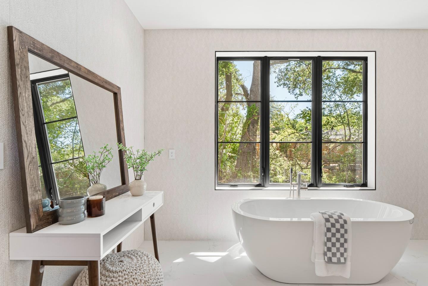 Detail Gallery Image 51 of 87 For 1068 Riverside Dr, Los Altos,  CA 94024 - 5 Beds | 5/1 Baths
