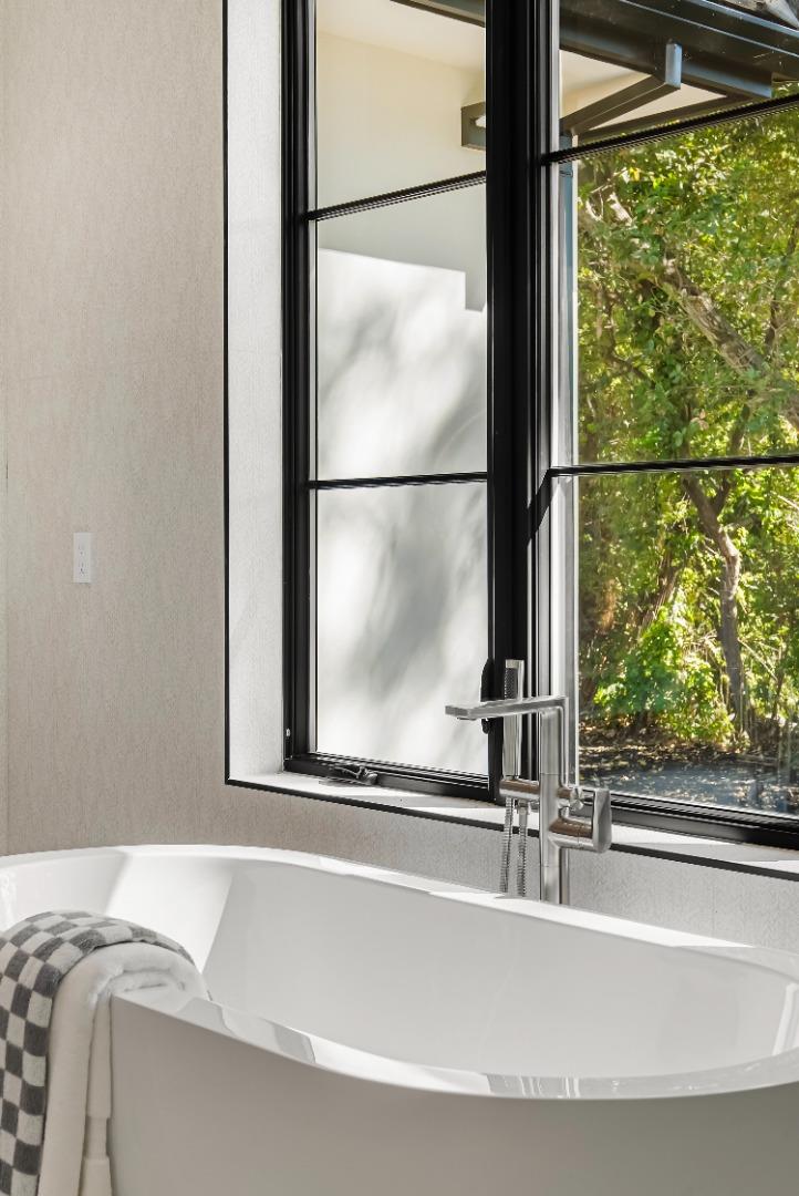 Detail Gallery Image 52 of 87 For 1068 Riverside Dr, Los Altos,  CA 94024 - 5 Beds | 5/1 Baths