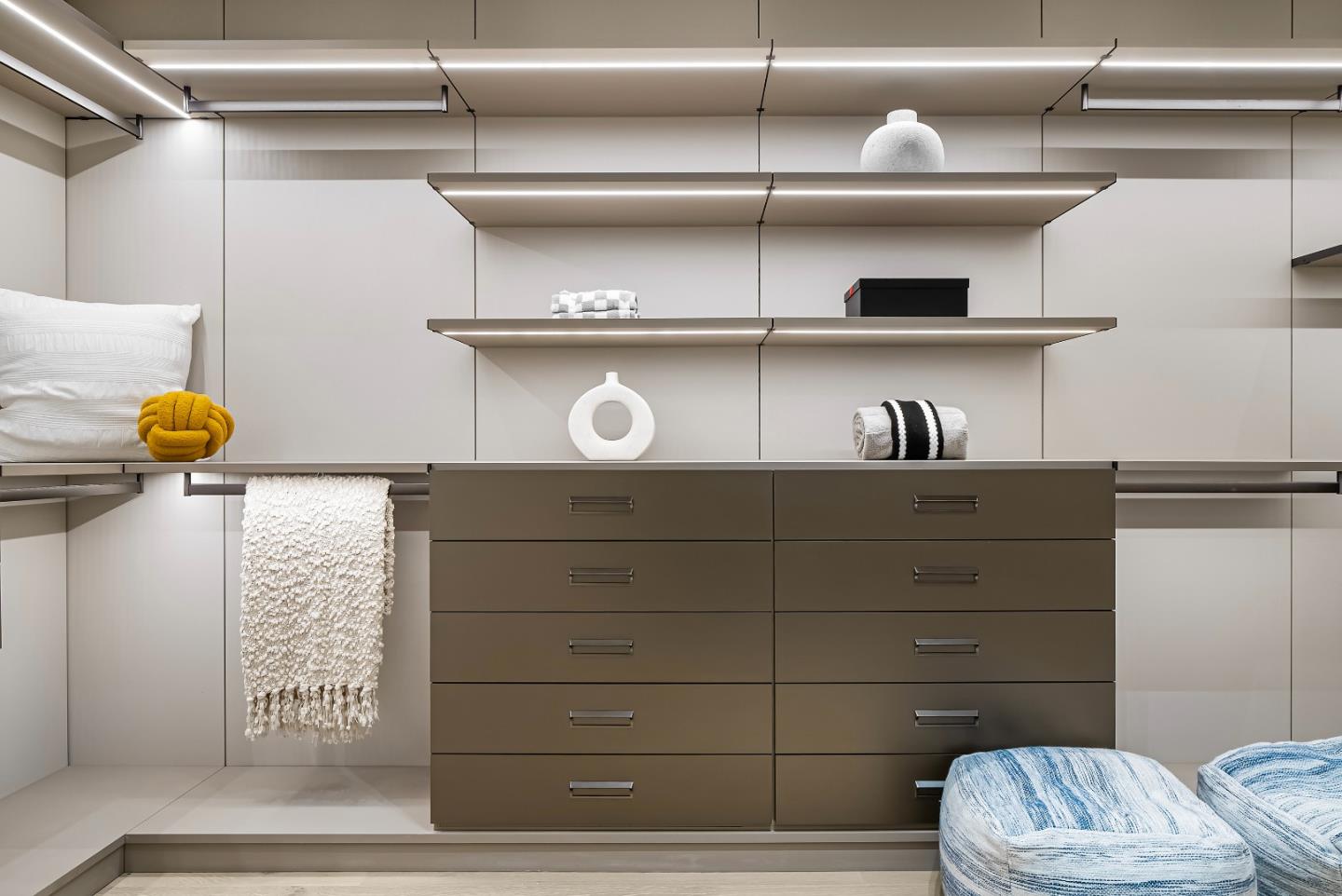 Detail Gallery Image 56 of 87 For 1068 Riverside Dr, Los Altos,  CA 94024 - 5 Beds | 5/1 Baths
