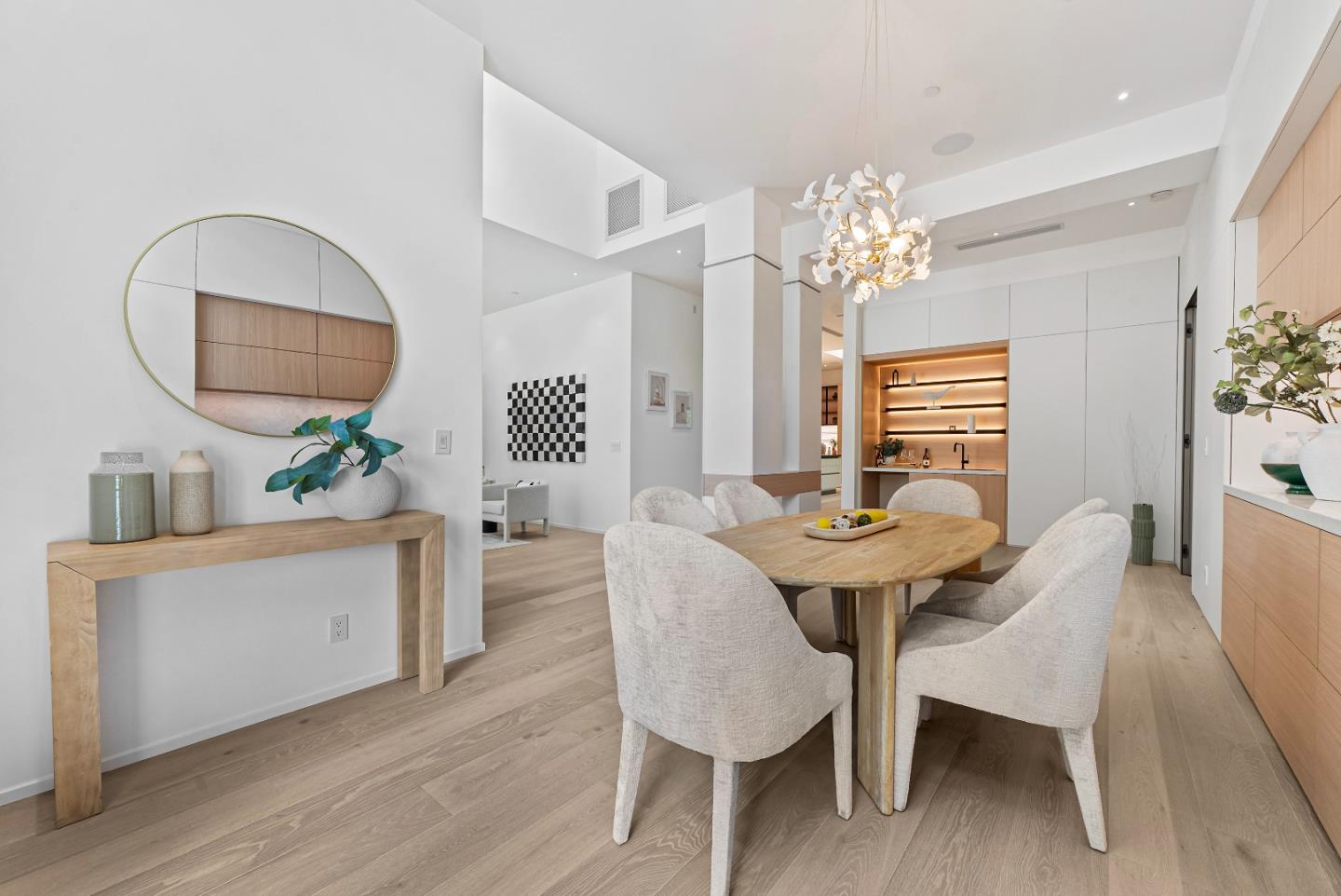 Detail Gallery Image 8 of 87 For 1068 Riverside Dr, Los Altos,  CA 94024 - 5 Beds | 5/1 Baths