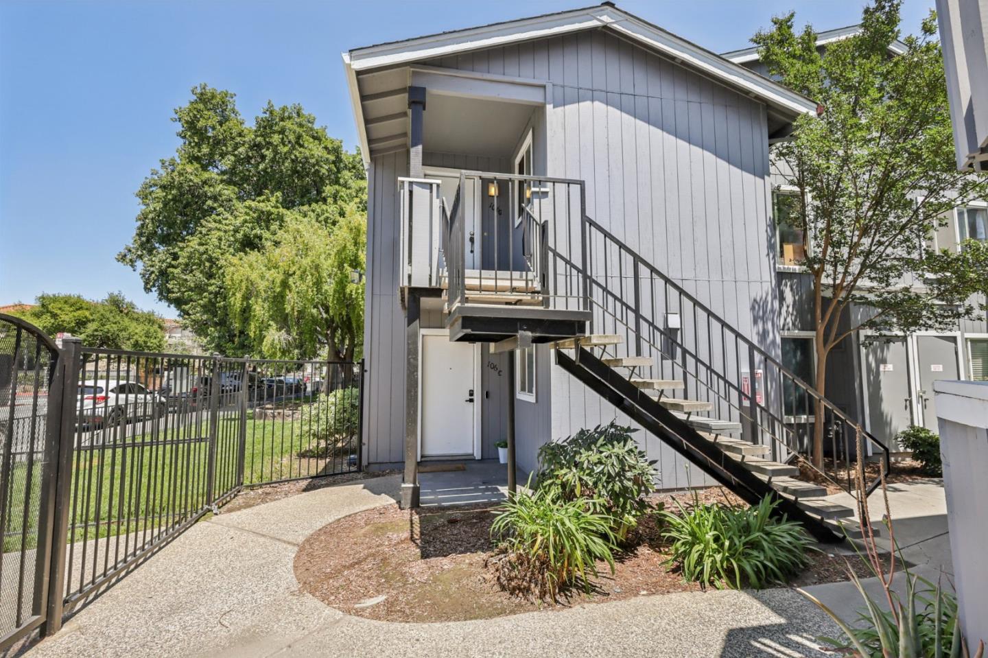 Detail Gallery Image 10 of 11 For 106 Rancho Dr #G,  San Jose,  CA 95111 - 2 Beds | 2 Baths