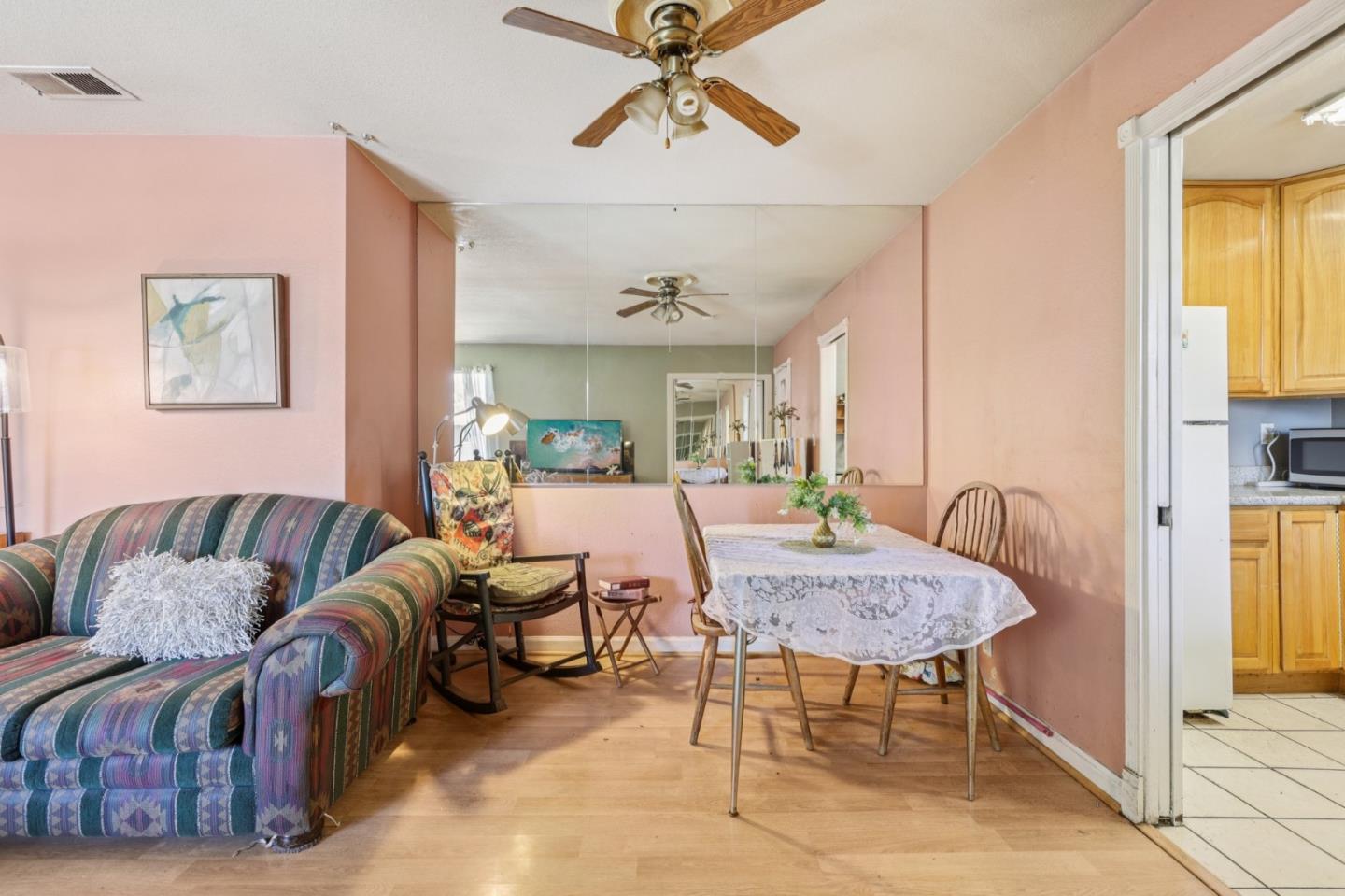 Detail Gallery Image 5 of 11 For 106 Rancho Dr #G,  San Jose,  CA 95111 - 2 Beds | 2 Baths