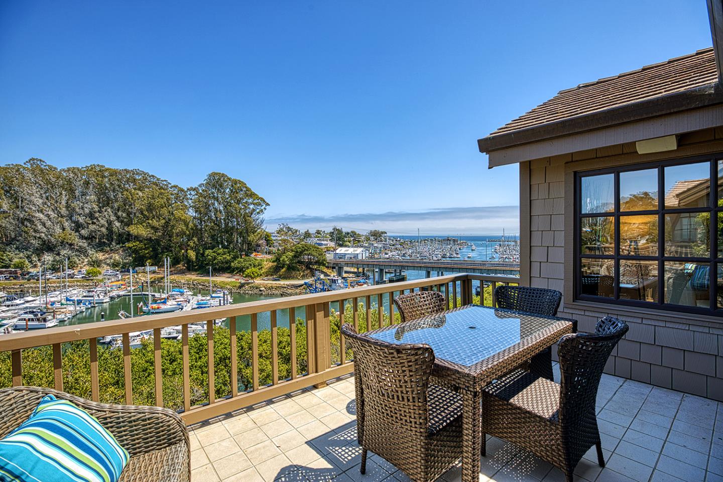 Detail Gallery Image 12 of 41 For 92 Frederick St a,  Santa Cruz,  CA 95062 - 2 Beds | 2/1 Baths