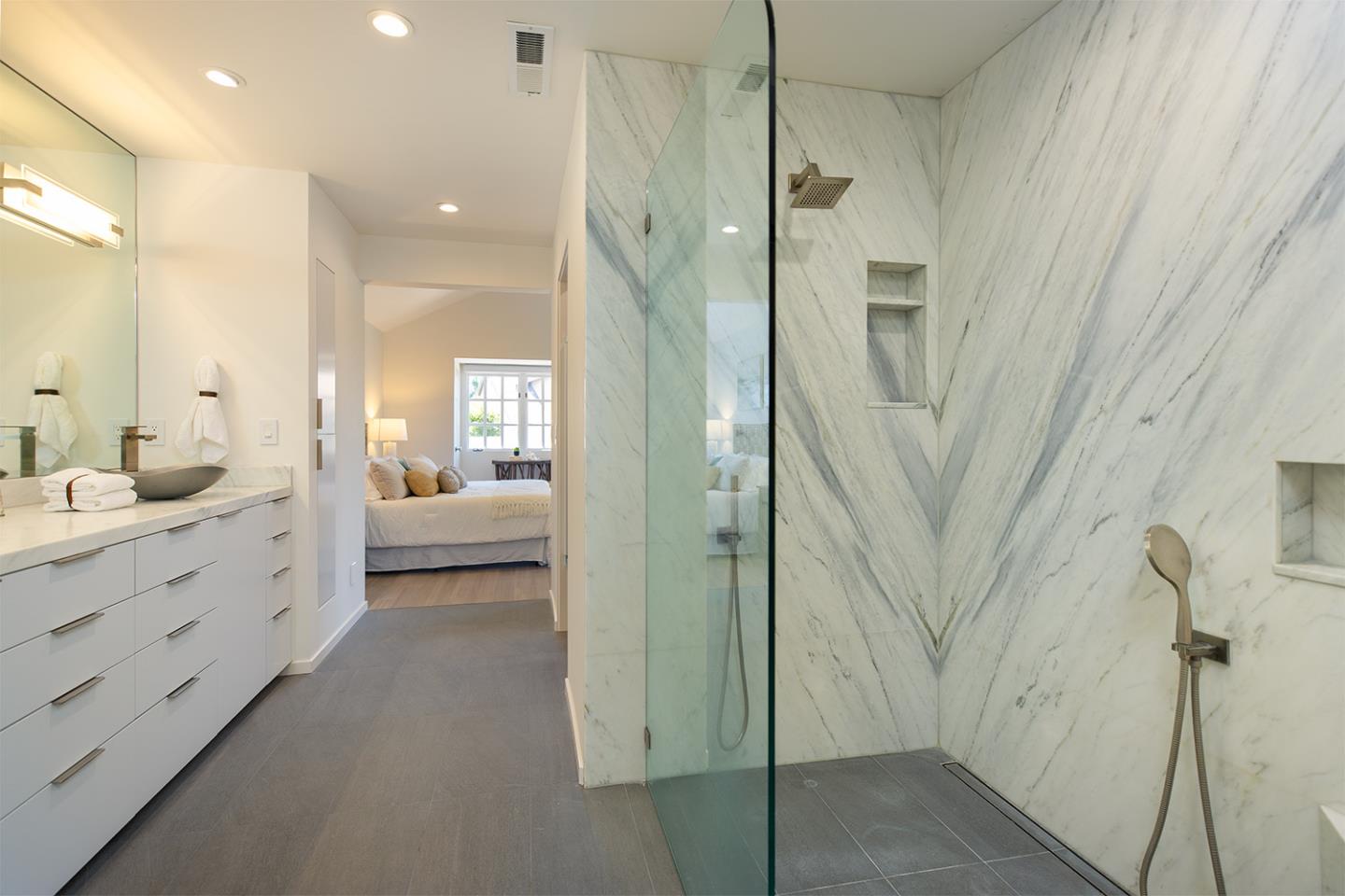 Detail Gallery Image 25 of 41 For 92 Frederick St a,  Santa Cruz,  CA 95062 - 2 Beds | 2/1 Baths