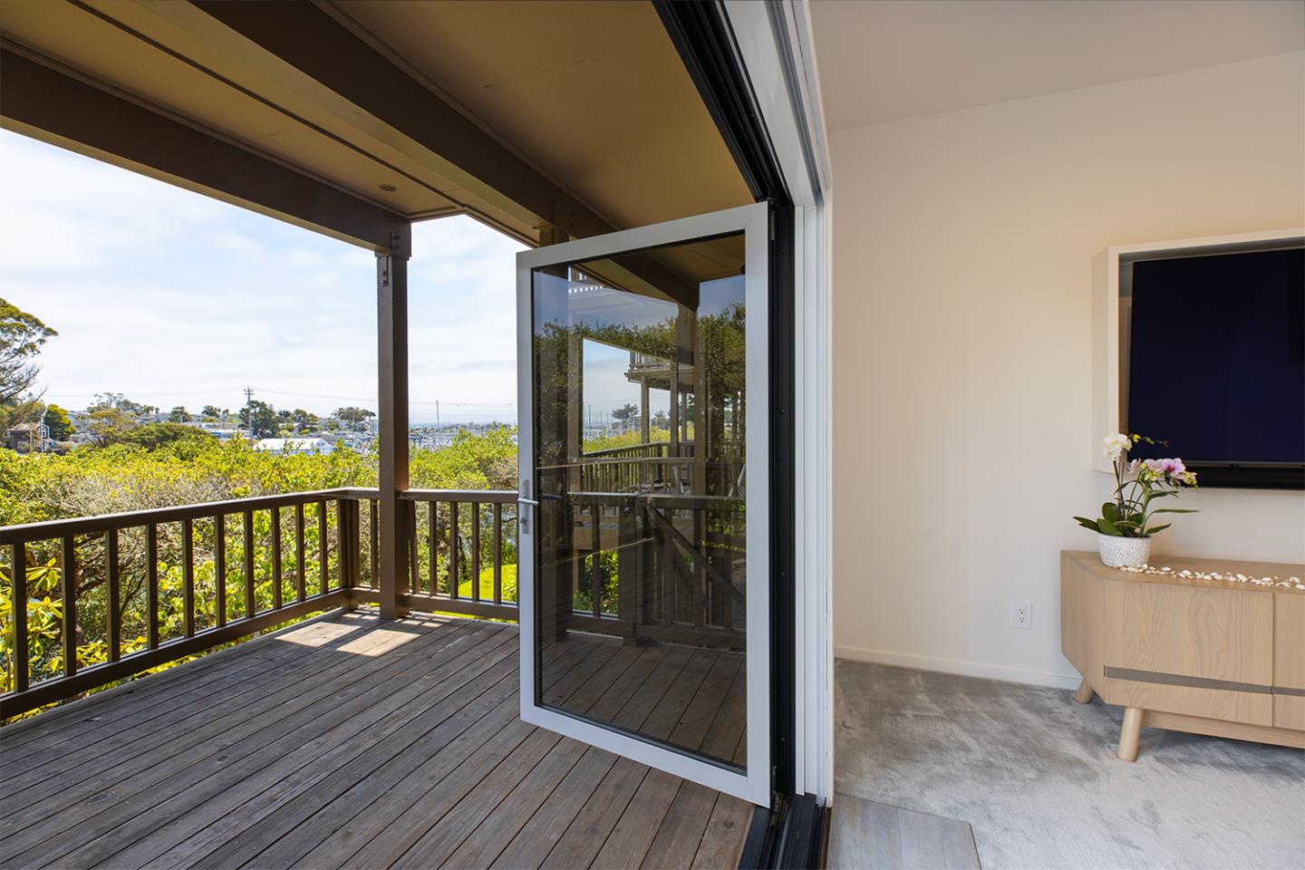 Detail Gallery Image 26 of 41 For 92 Frederick St a,  Santa Cruz,  CA 95062 - 2 Beds | 2/1 Baths
