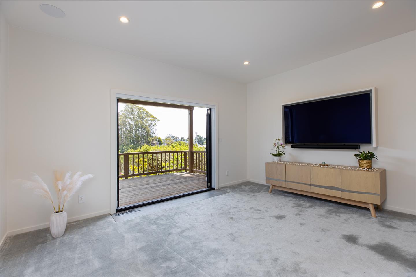 Detail Gallery Image 30 of 41 For 92 Frederick St a,  Santa Cruz,  CA 95062 - 2 Beds | 2/1 Baths