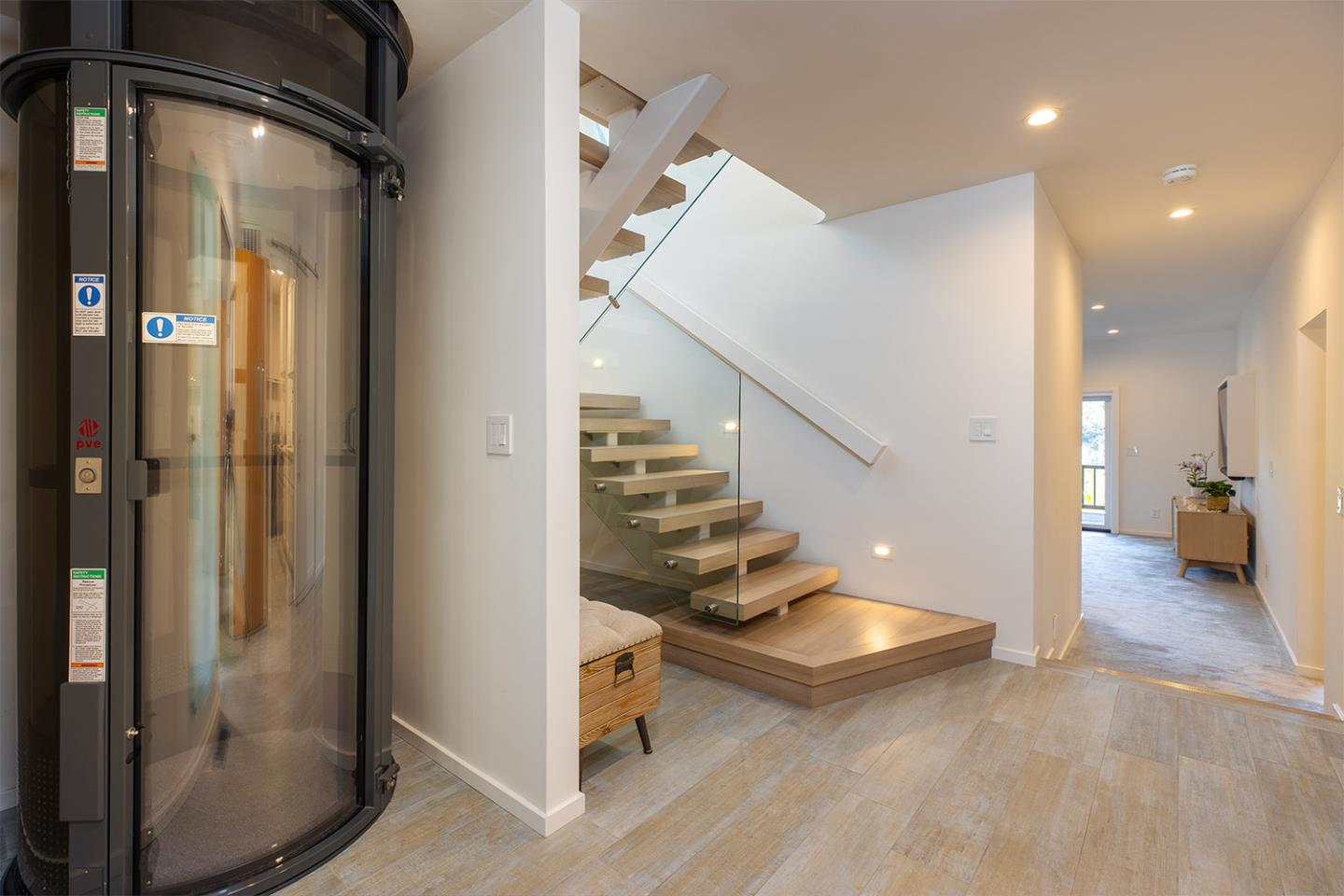 Detail Gallery Image 5 of 41 For 92 Frederick St a,  Santa Cruz,  CA 95062 - 2 Beds | 2/1 Baths