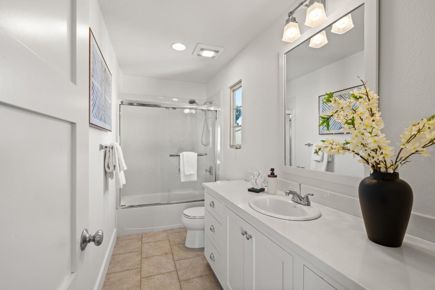 Detail Gallery Image 35 of 89 For 1298 Dahlia Loop, San Jose,  CA 95126 - 3 Beds | 3/2 Baths