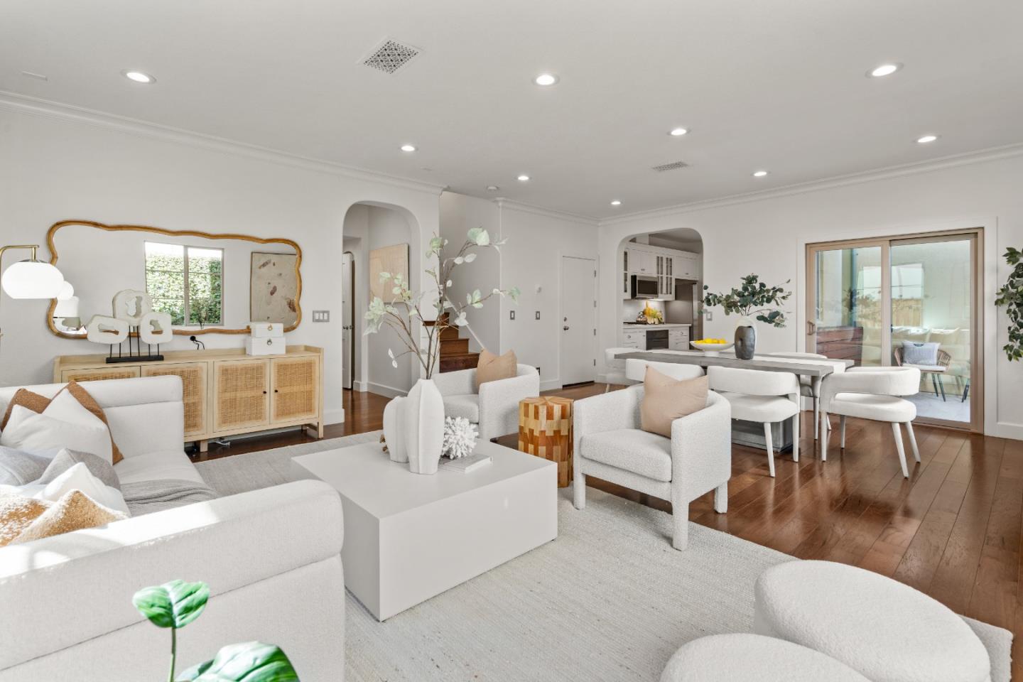 Detail Gallery Image 5 of 89 For 1298 Dahlia Loop, San Jose,  CA 95126 - 3 Beds | 3/2 Baths