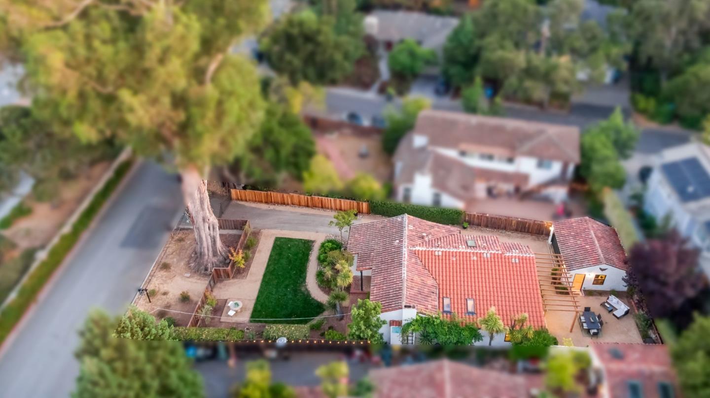 Detail Gallery Image 10 of 79 For 2030 Sand Hill Rd, Menlo Park,  CA 94025 - 3 Beds | 2/1 Baths