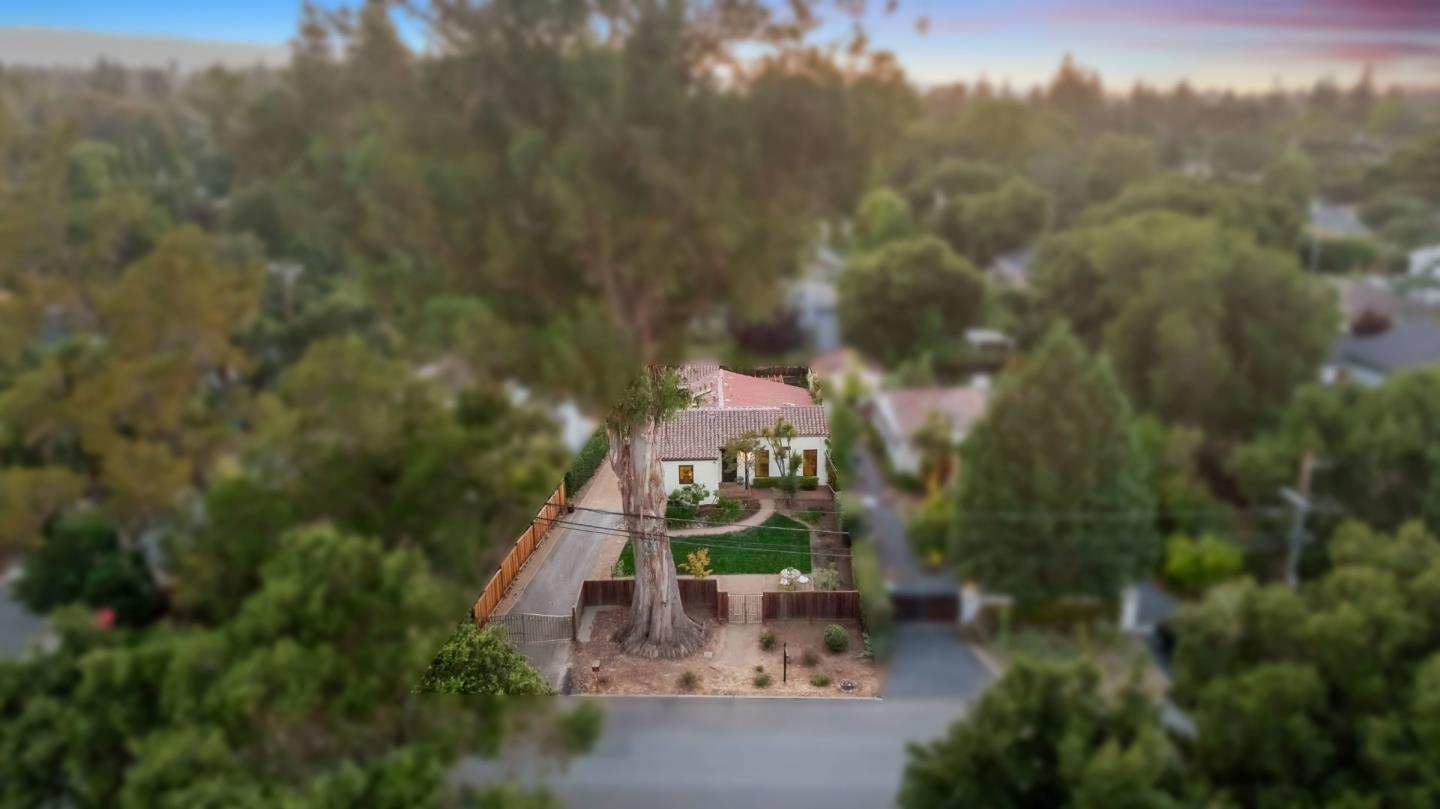 Detail Gallery Image 12 of 79 For 2030 Sand Hill Rd, Menlo Park,  CA 94025 - 3 Beds | 2/1 Baths