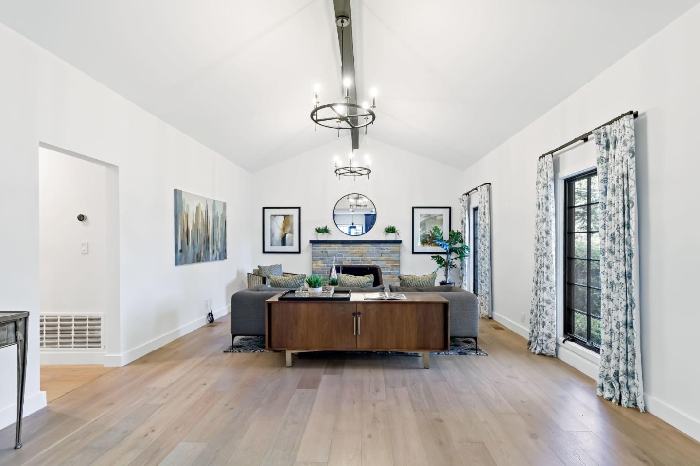 Detail Gallery Image 19 of 79 For 2030 Sand Hill Rd, Menlo Park,  CA 94025 - 3 Beds | 2/1 Baths