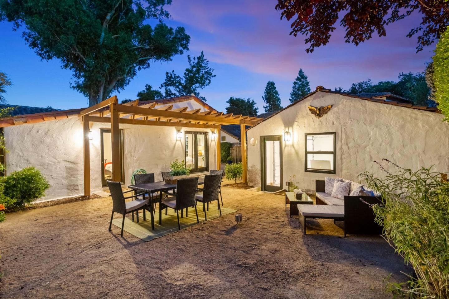 Detail Gallery Image 2 of 79 For 2030 Sand Hill Rd, Menlo Park,  CA 94025 - 3 Beds | 2/1 Baths