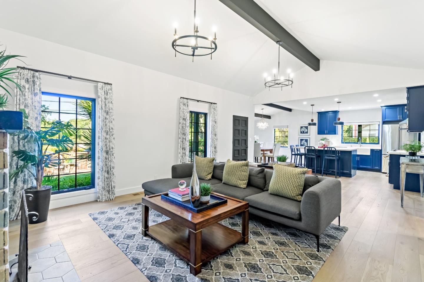 Detail Gallery Image 20 of 79 For 2030 Sand Hill Rd, Menlo Park,  CA 94025 - 3 Beds | 2/1 Baths