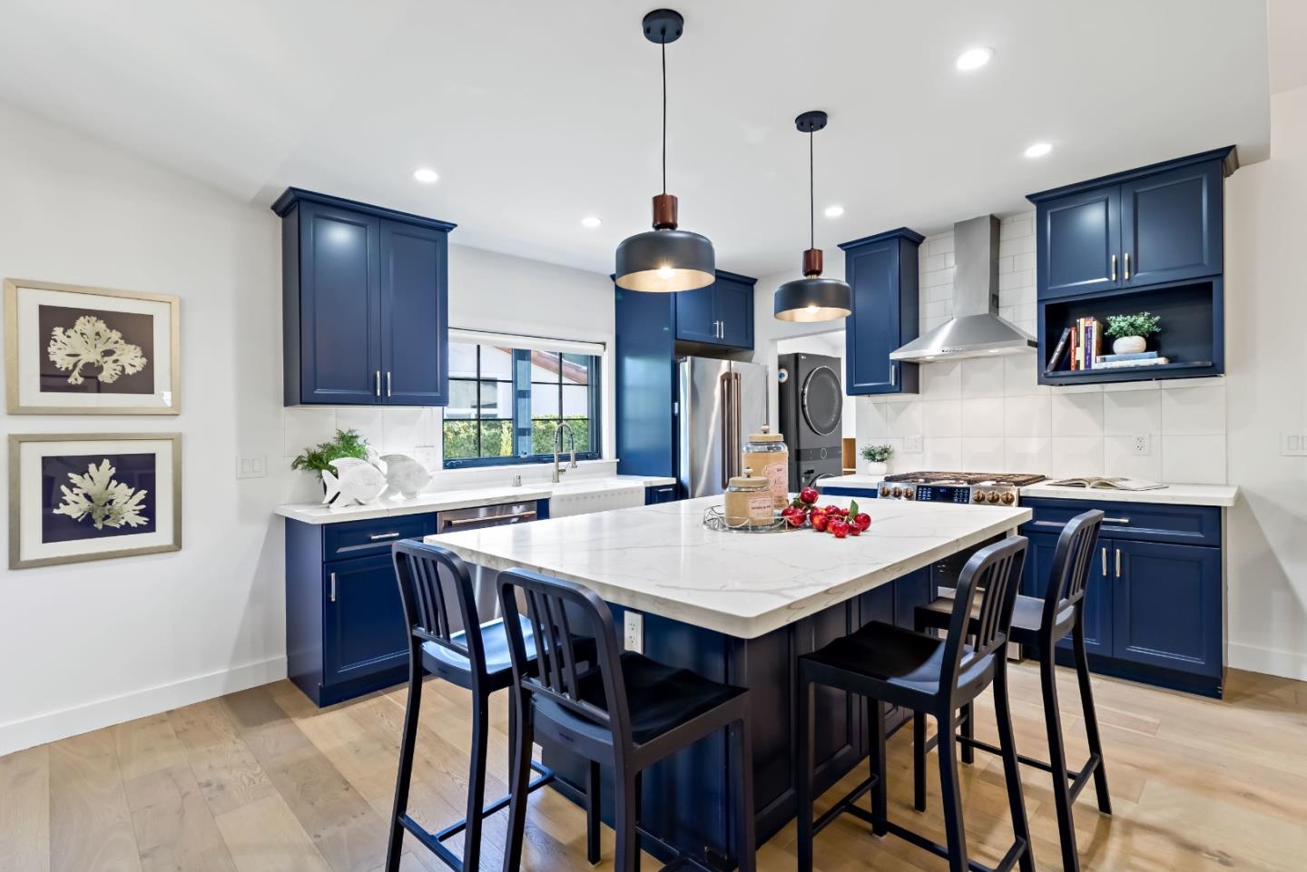 Detail Gallery Image 27 of 79 For 2030 Sand Hill Rd, Menlo Park,  CA 94025 - 3 Beds | 2/1 Baths