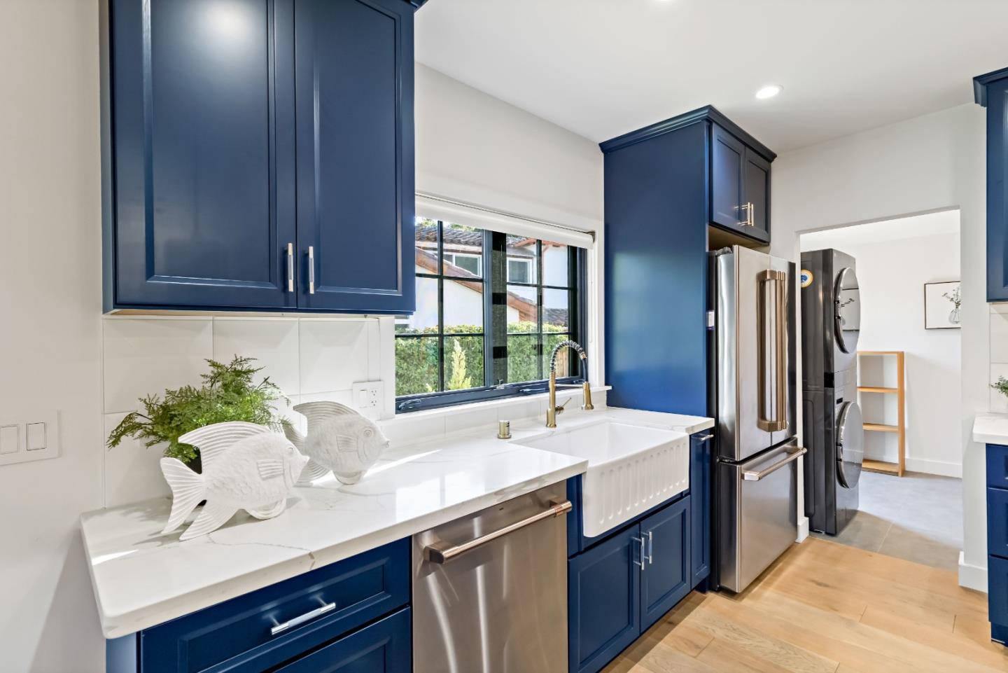Detail Gallery Image 28 of 79 For 2030 Sand Hill Rd, Menlo Park,  CA 94025 - 3 Beds | 2/1 Baths
