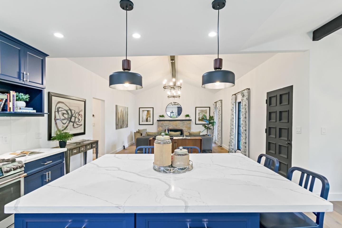 Detail Gallery Image 30 of 79 For 2030 Sand Hill Rd, Menlo Park,  CA 94025 - 3 Beds | 2/1 Baths