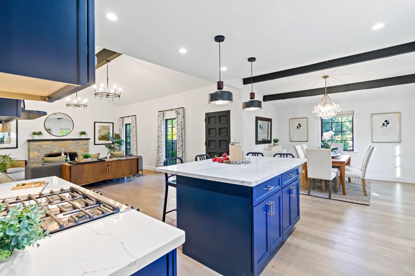 Detail Gallery Image 37 of 79 For 2030 Sand Hill Rd, Menlo Park,  CA 94025 - 3 Beds | 2/1 Baths