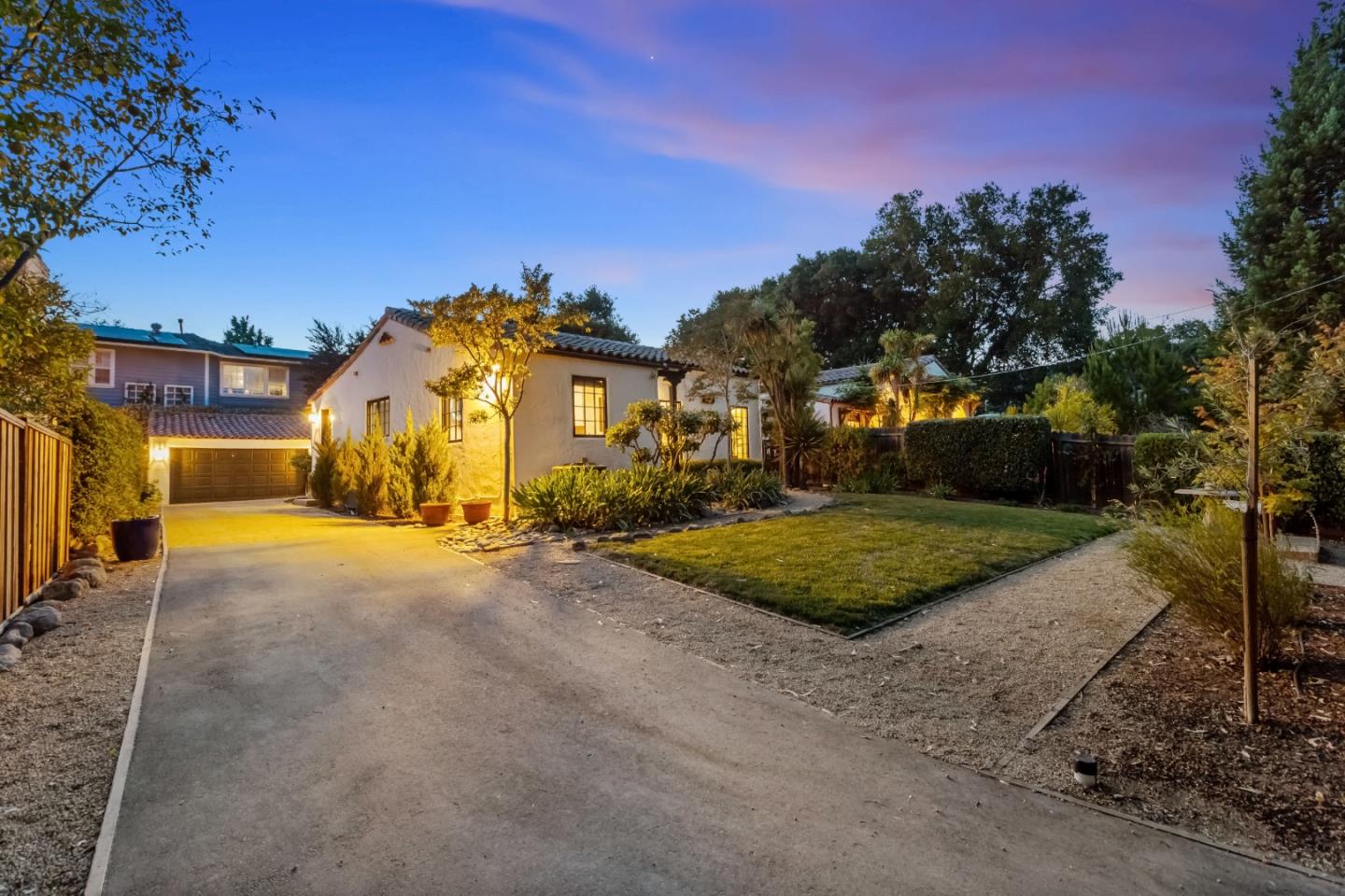 Detail Gallery Image 4 of 79 For 2030 Sand Hill Rd, Menlo Park,  CA 94025 - 3 Beds | 2/1 Baths